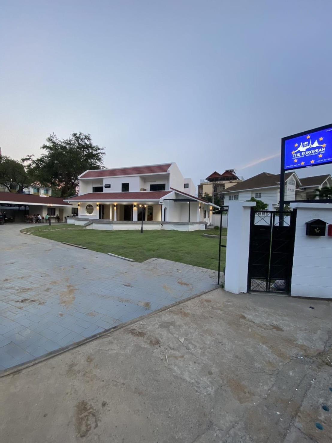 Hotel The European Chiang Mai Zewnętrze zdjęcie